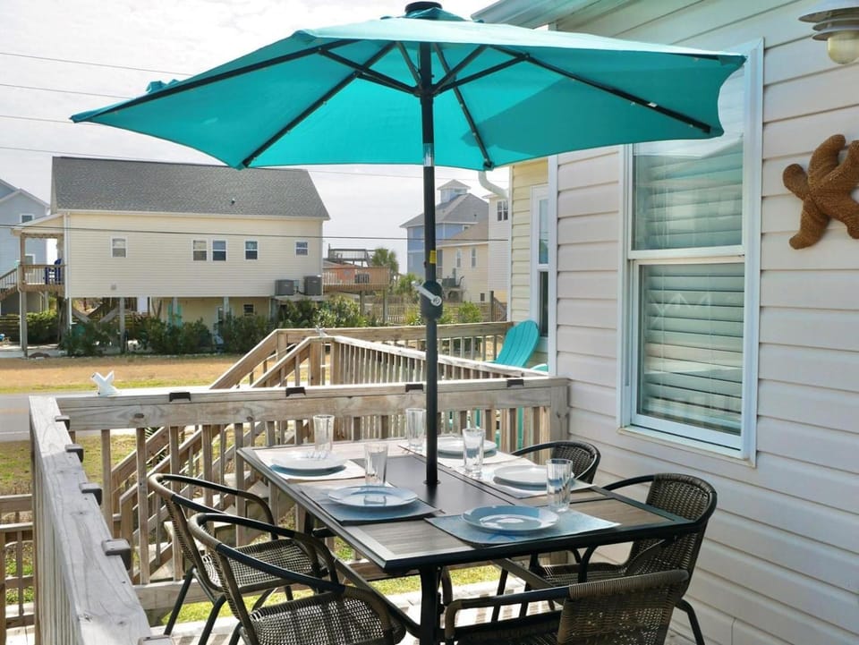 Beach Star Villa is Dog Friendly and Only a Short Walk to Beach House in North Topsail Beach