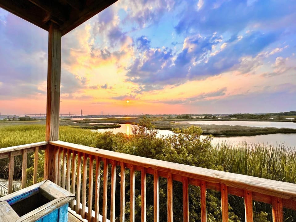 Casa de Agua is Dog Friendly & Waterfront House in Surf City