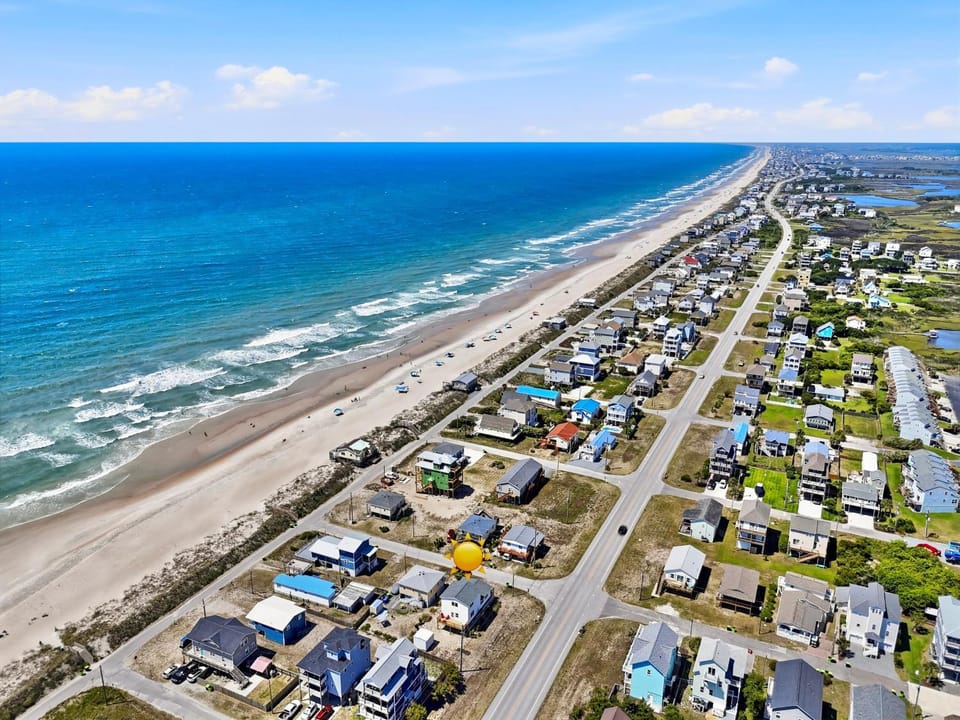Have an Oceanside Break Away at North Topsail Beach, Steps to the Beach House in Topsail Island