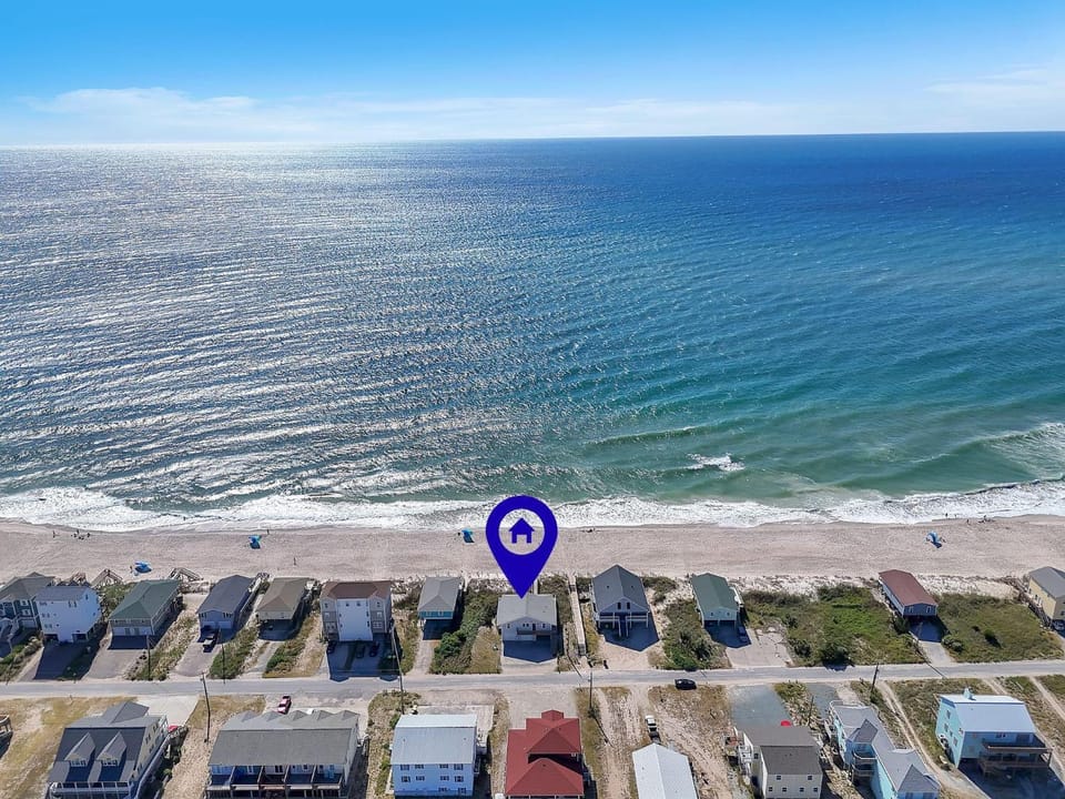 La Perla Azul is Oceanfront with a Hot Tub and Dog Friendly House in North Topsail Beach