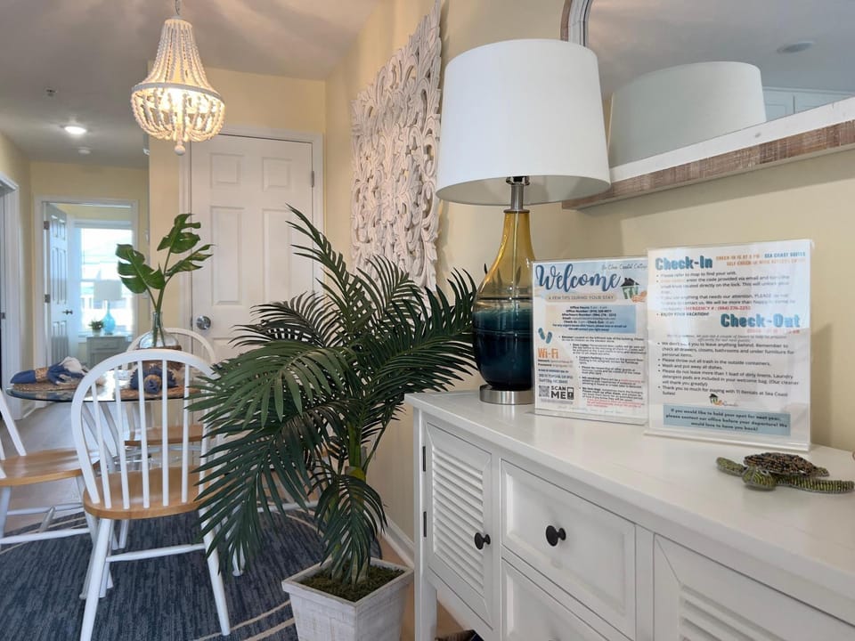Sea Coast Suites 3 is Dog Friendly and in Walking Distance to Everything! House in Surf City