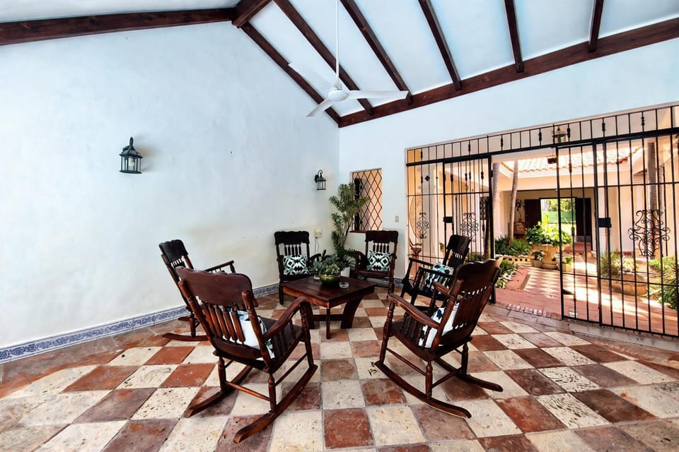 Patio, Day, Balcony/Terrace, Seating area