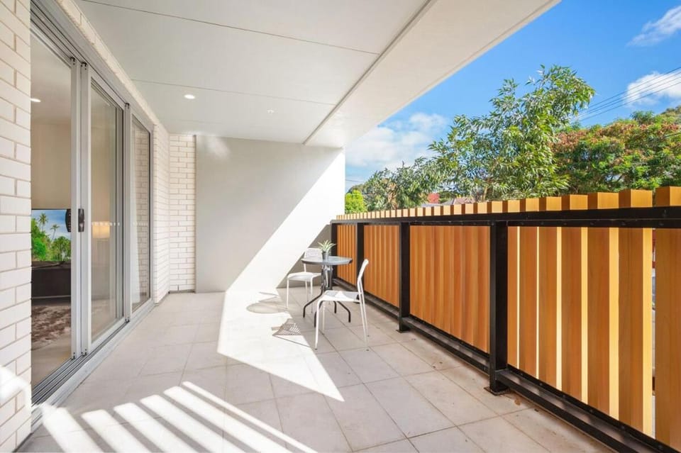 MAR002 l Ground Floor Studio Unit in Heart of Marrickville Apartment in Marrickville