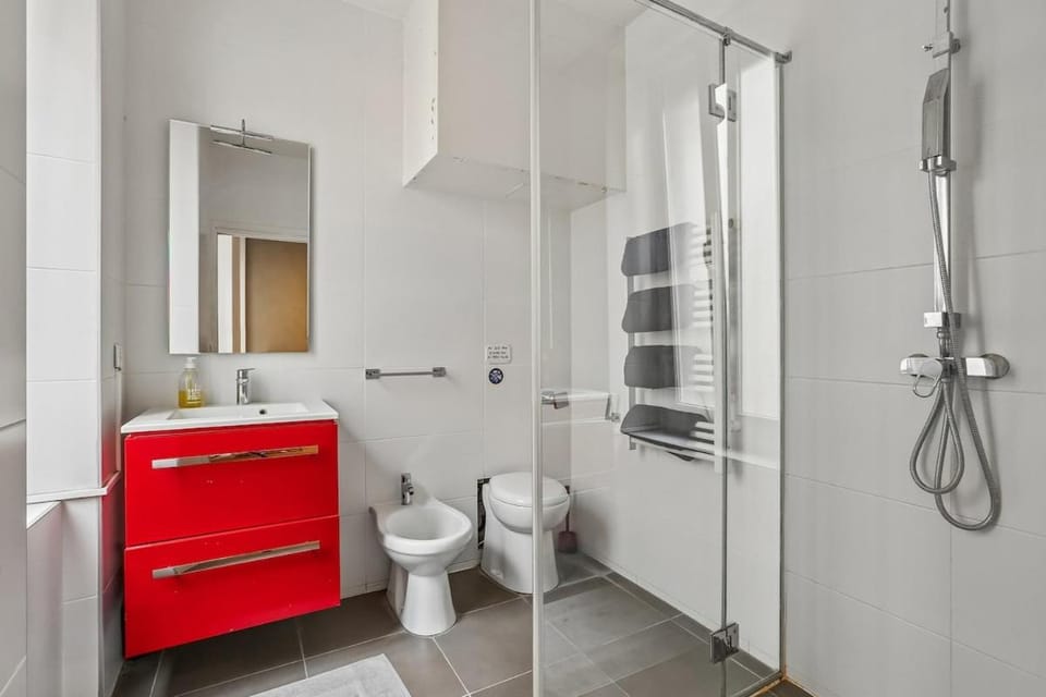 AIR CONDITIONER Spacious Studio in the heart of St Germain Apartment in Paris