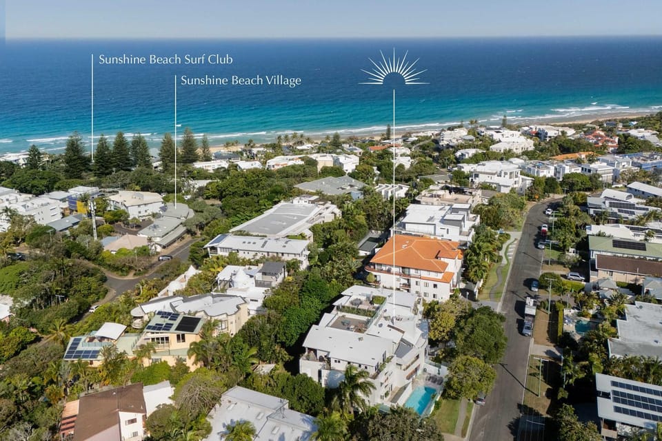 Casa Trieste - Sunshine Beach Village lifestyle Apartment in Noosa Heads