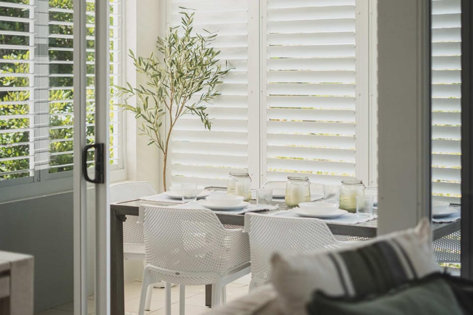 Casa Trieste - Sunshine Beach Village lifestyle Apartment in Noosa Heads