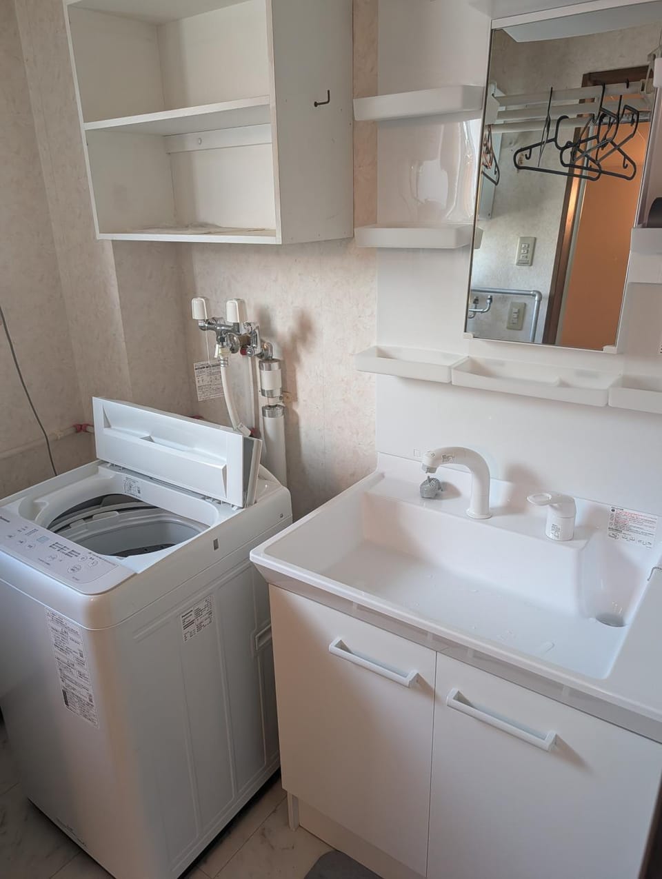 Bathroom, washing machine
