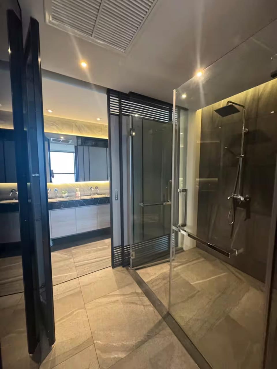 Sea View Large Luxury Space For Comfort and Joy Apartment in Pattaya City