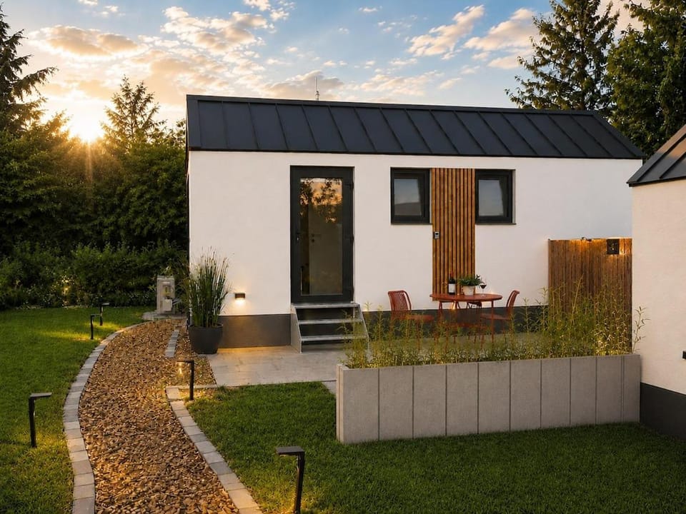 Property building, Spring, Day, Garden, Garden view