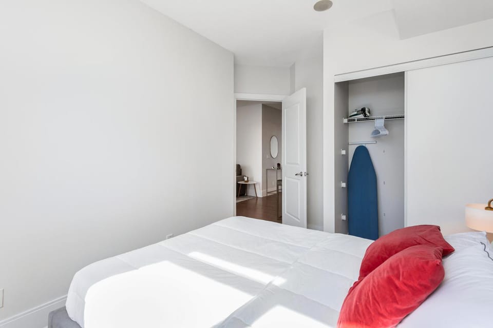 NestKey Suites - Premium Furnished Residences Apartment in Mississauga