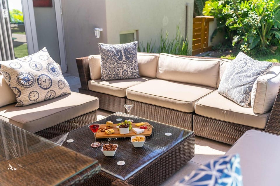 Green Point Grande - Luxury Family villa with pool House in Newport