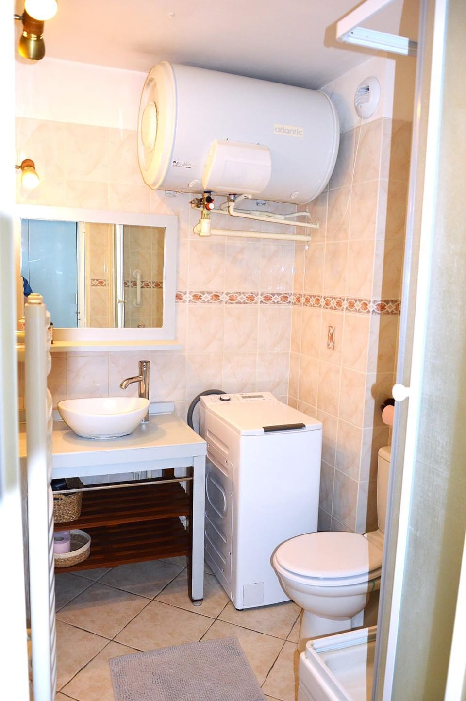 Joli T2 vue sur piscine pour 4, terrasse, parking, Beausset Apartment in Le Beausset