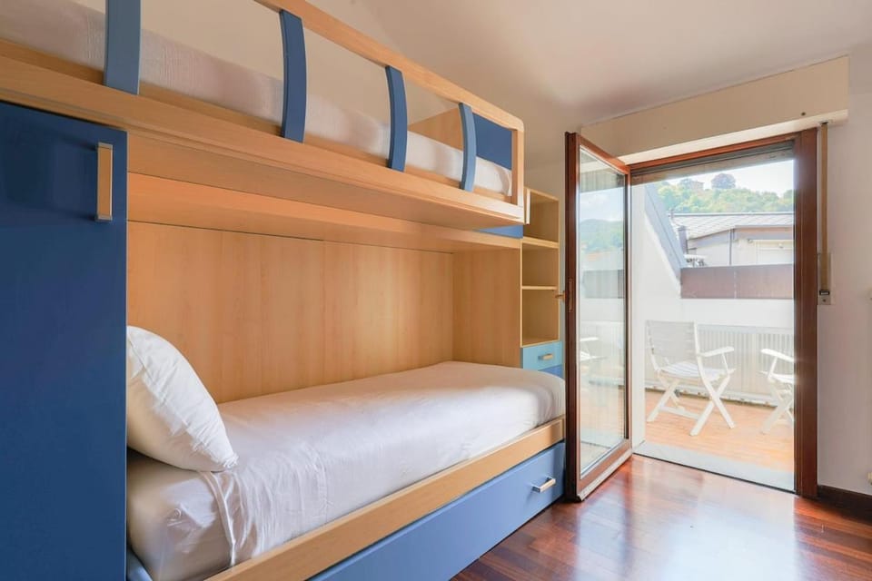 Bed, Bedroom, bunk bed