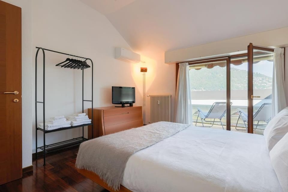 Bedroom, wardrobe