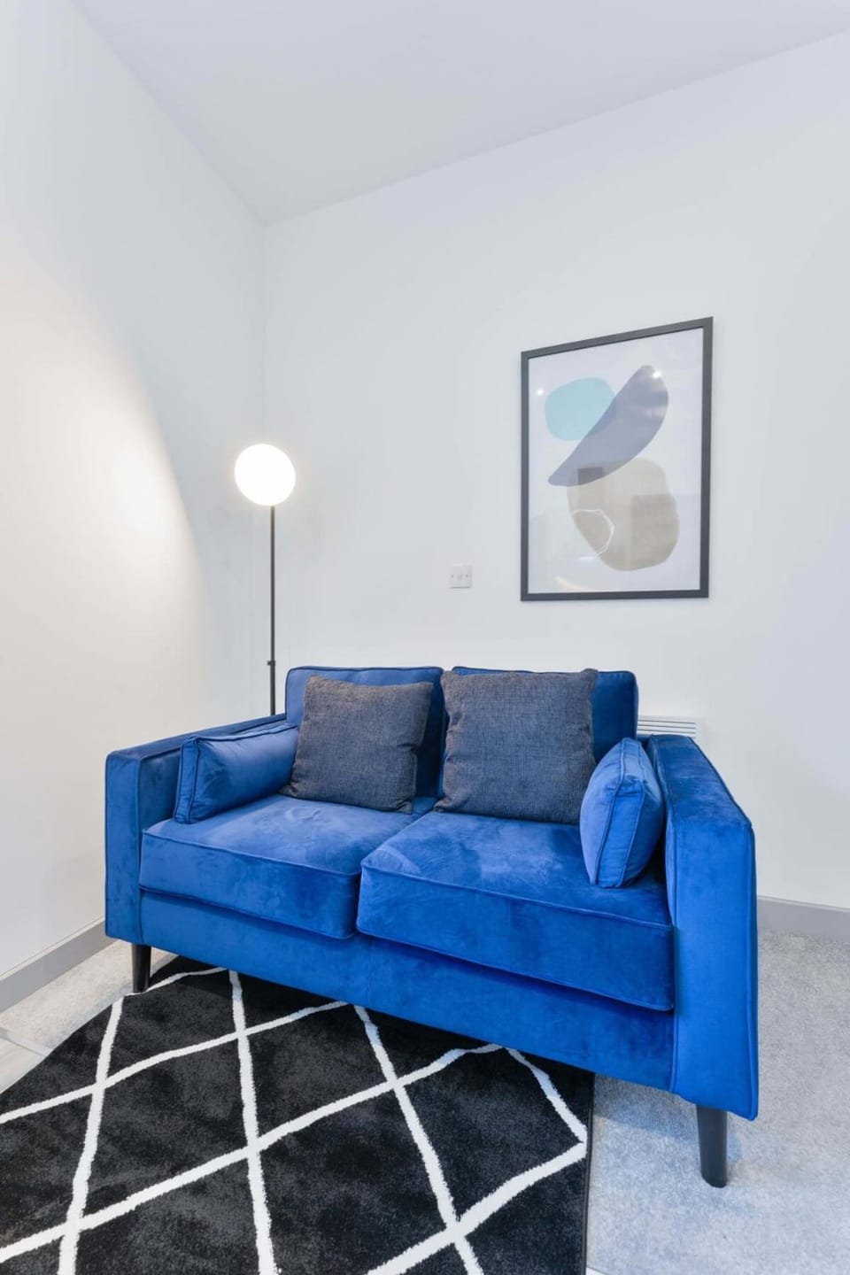 Chic 1-Bed Dudley Pad with Free Parking Apartment in Stourbridge