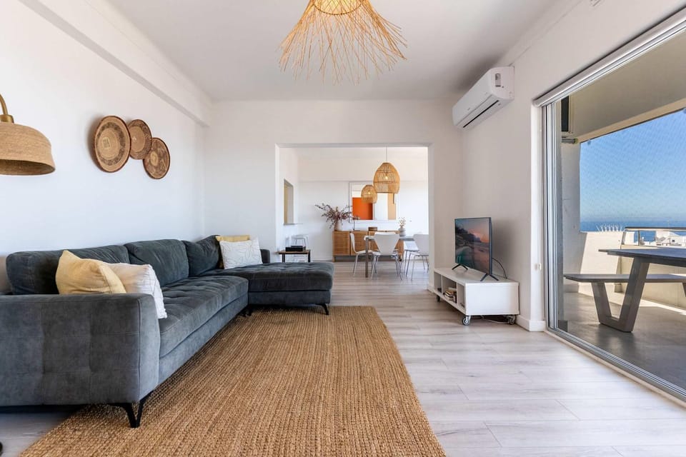 Bantry Bay Pearl - Luxury Apt with Ocean Views Apartment in Sea Point