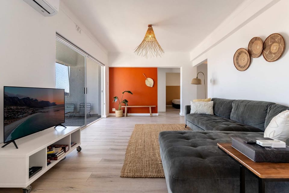 Bantry Bay Pearl - Luxury Apt with Ocean Views Apartment in Sea Point