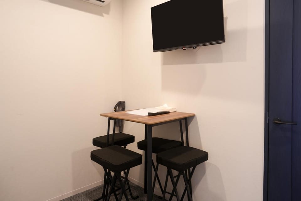 Kaede no Yado 1 minute on foot from Hanazonocho Station newly built 2LDK equipped with a kitchen washing machine and dryer for up to 5 people Apartment in Osaka