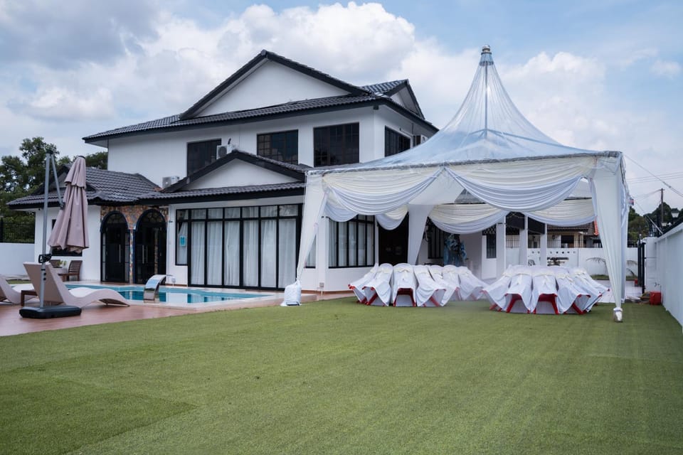 Bali Style Pool Villa at Delima near JB Mount Austin by NEO Villa in Johor Bahru