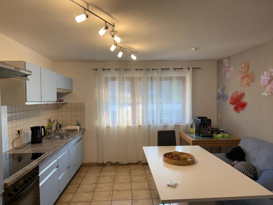 Property building, Kitchen or kitchenette, Living room