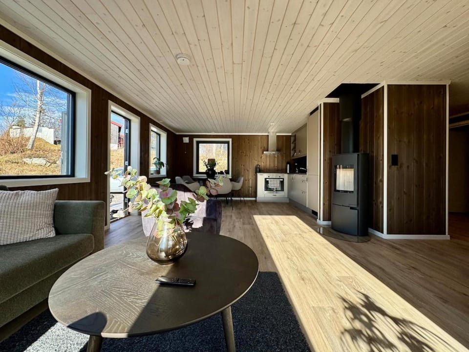 Hytte i naturskjønne omgivelser ved fjorden House in Trondelag
