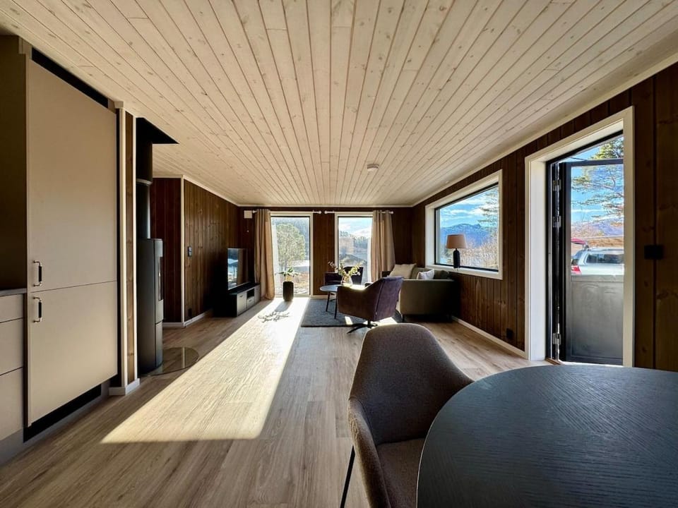Hytte i naturskjønne omgivelser ved fjorden House in Trondelag