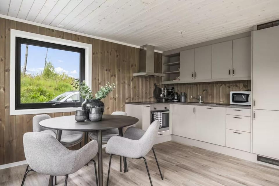 Hytte i naturskjønne omgivelser ved fjorden House in Trondelag
