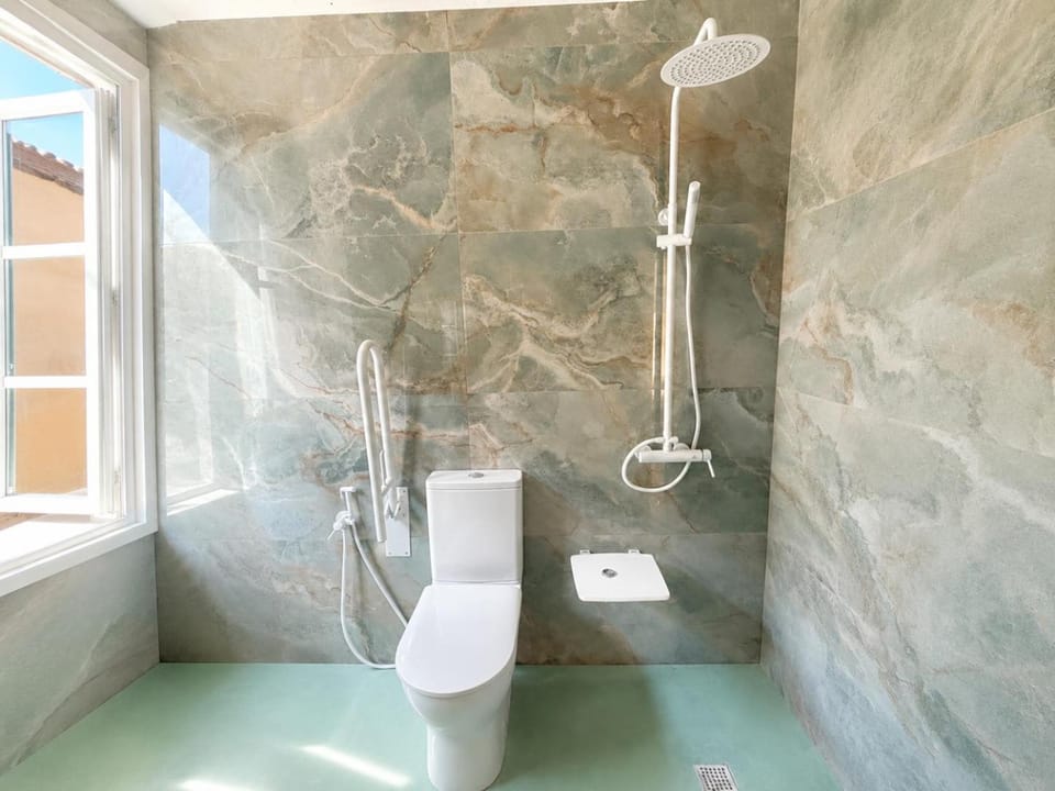Shower, Bathroom, towels