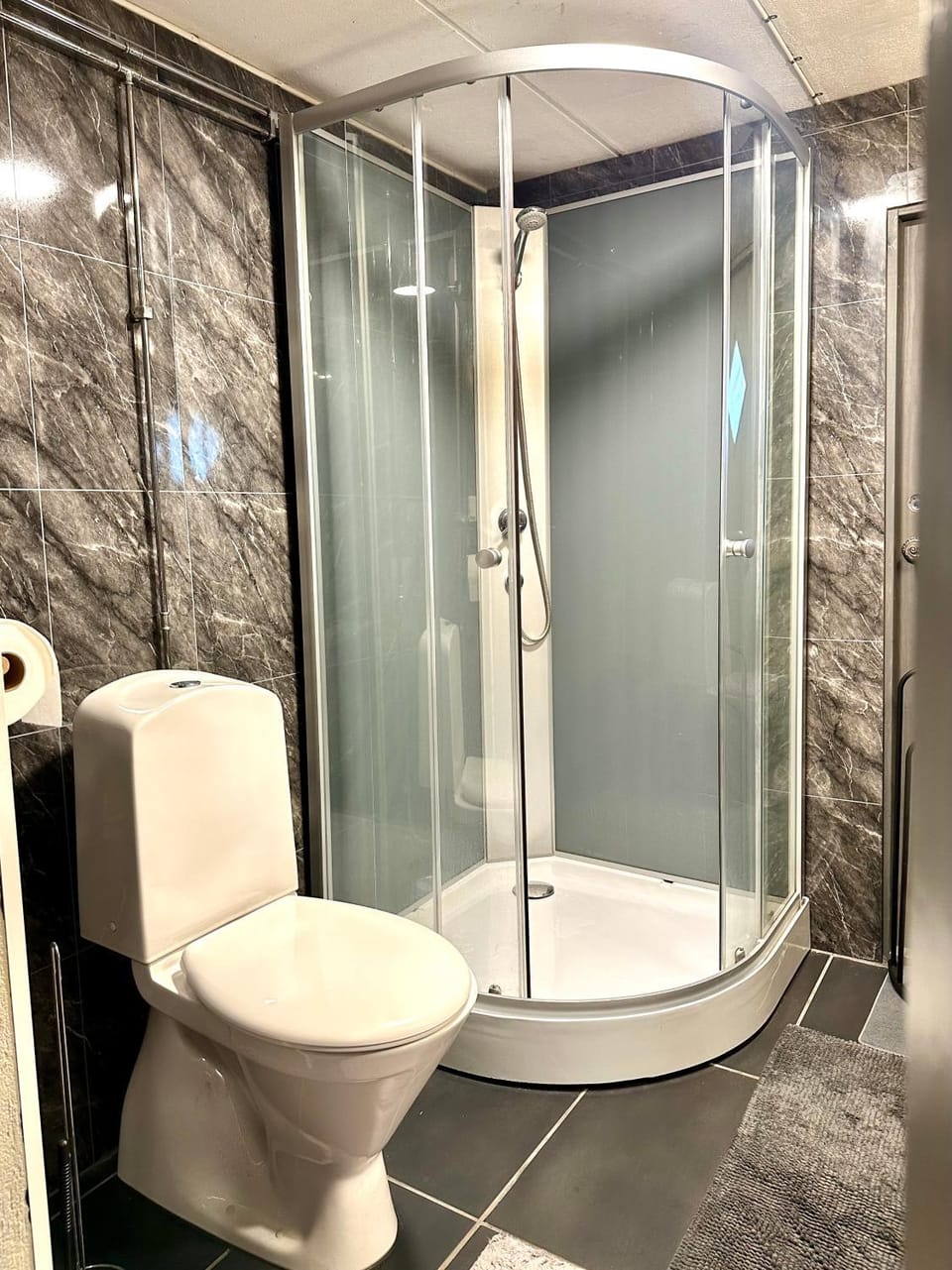 Shower, Toilet, Bathroom
