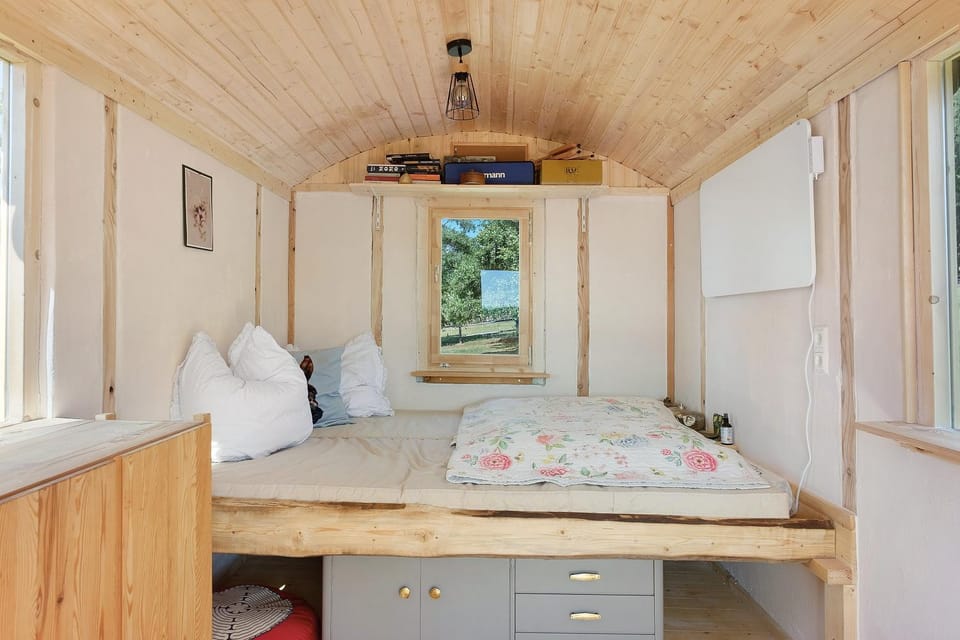 Property building, Living room, Bedroom