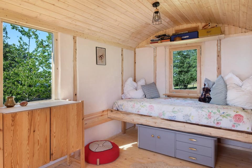 Living room, Bedroom
