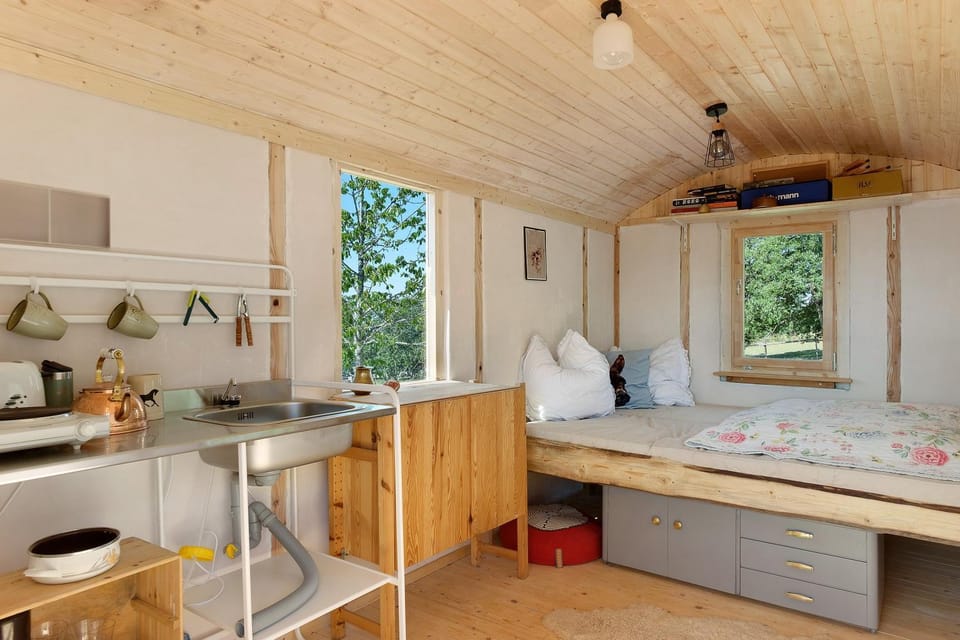 Kitchen or kitchenette, Living room