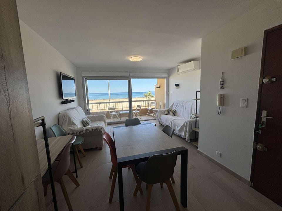 TV and multimedia, Balcony/Terrace, Living room, Dining area