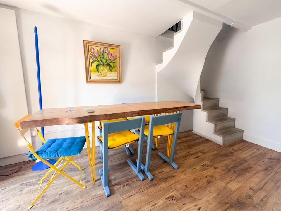 Property building, Living room