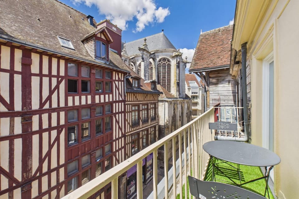 Le Platon Apartment in Troyes