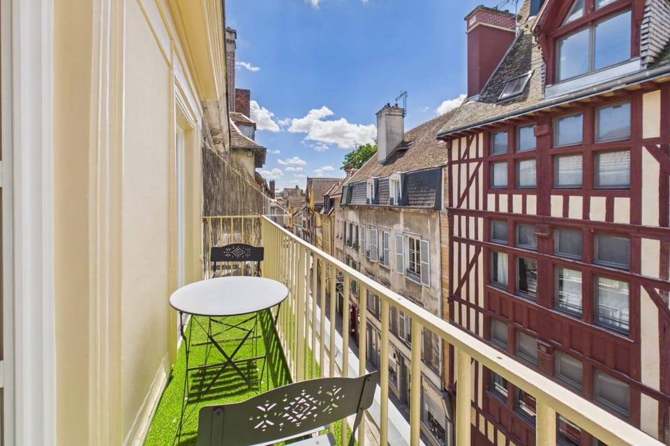 Le Platon Apartment in Troyes