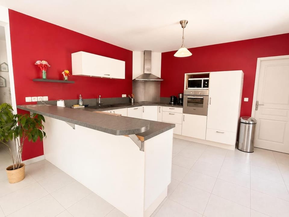 Maison avec grand jardin à 15 min de Chartres Apartment in Centre-Val de Loire