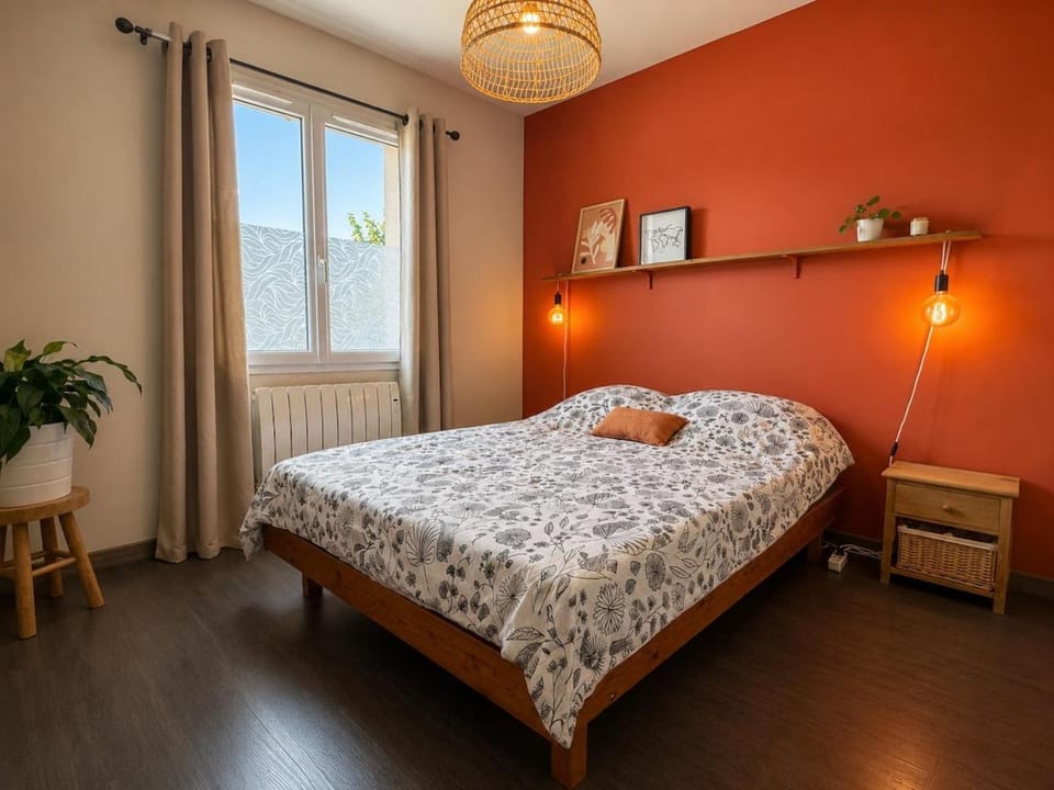 Maison avec grand jardin à 15 min de Chartres Apartment in Centre-Val de Loire