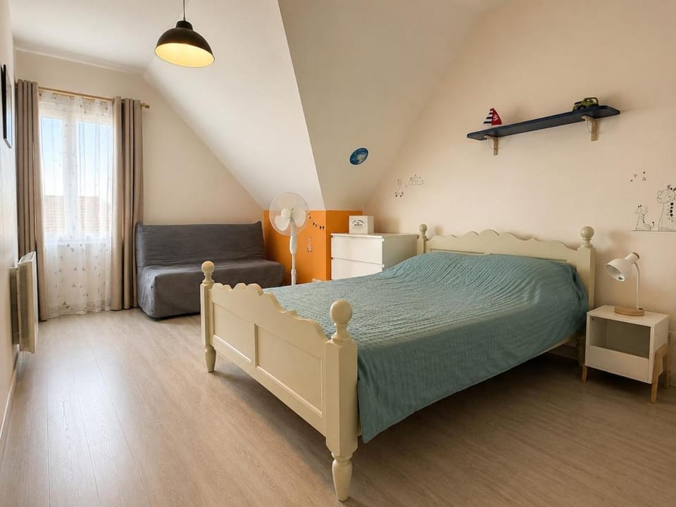 Maison avec grand jardin à 15 min de Chartres Apartment in Centre-Val de Loire