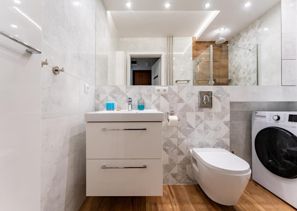 Toilet, Bathroom, washing machine