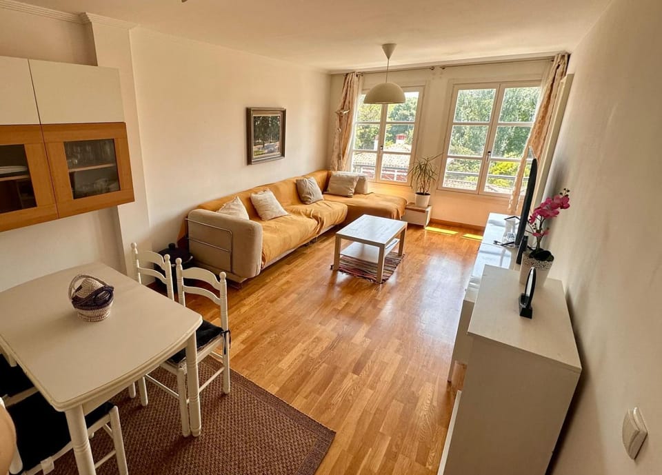 R2R - Acogedor dúplex en Avilés - 12A04 Apartment in Aviles