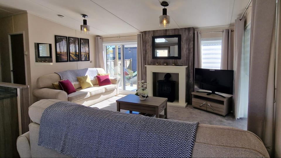 Lodge on the Boulevard with Hot Tub Apartment in Selsey