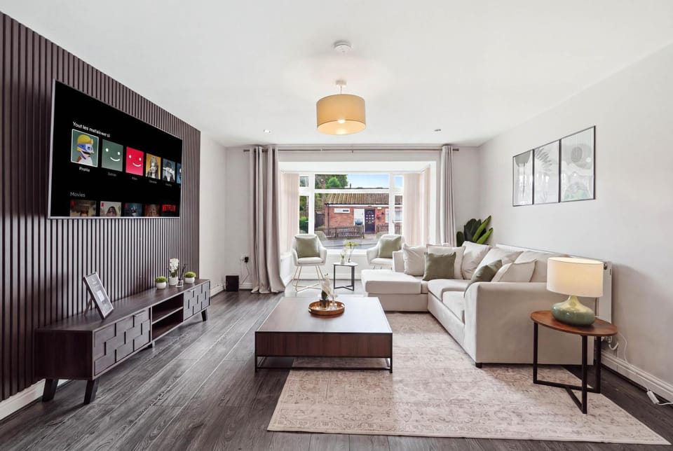 TV and multimedia, Living room, Seating area