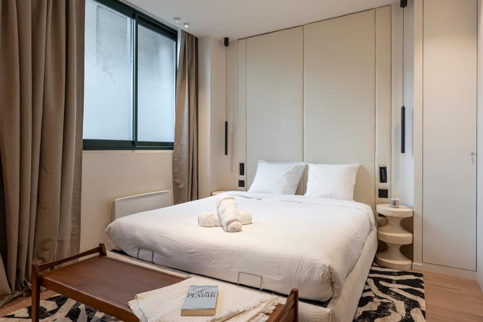 Bed, Photo of the whole room, Bedroom, towels, wardrobe