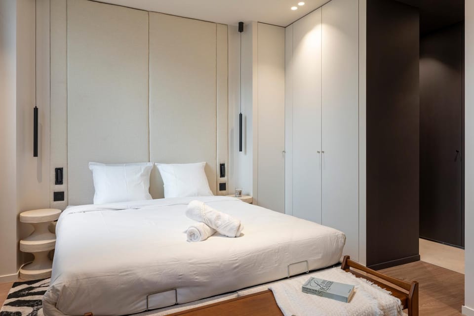 Bed, Photo of the whole room, Bedroom, towels, wardrobe