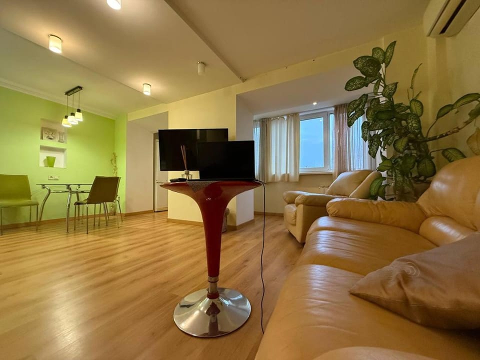 Набережная Солнечная 1 кв Вид этаж 2 Apartment in Dnipro