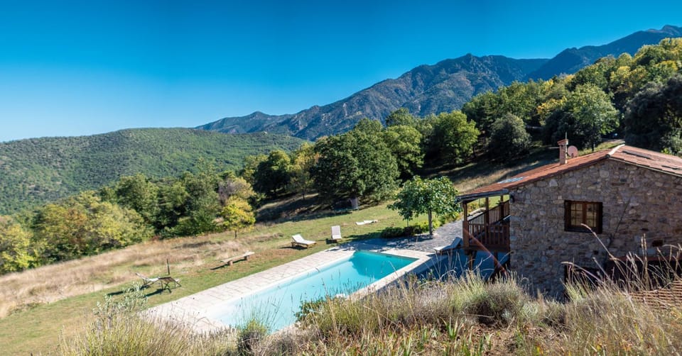 Property building, Day, Natural landscape, Mountain view, Pool view, Swimming pool