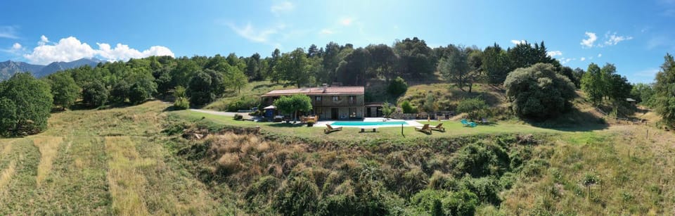 Day, Natural landscape, Garden, Garden view, Mountain view, Pool view, Swimming pool, sunbed