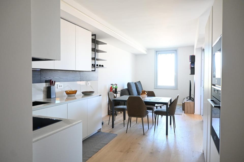 SE307 - Senigallia, elegante bilocale con loggia esterna e posto auto Apartment in Senigallia