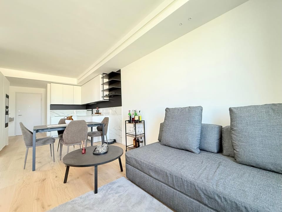 SE307 - Senigallia, elegante bilocale con loggia esterna e posto auto Apartment in Senigallia